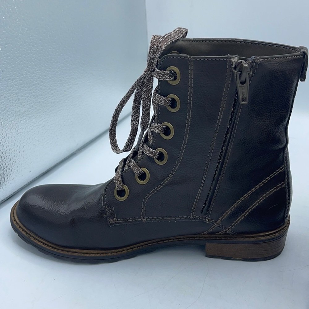 CAT AND JACK COMBAT STYLE BOOTS BLACK LACES INCLUDED. - Picture 5 of 14